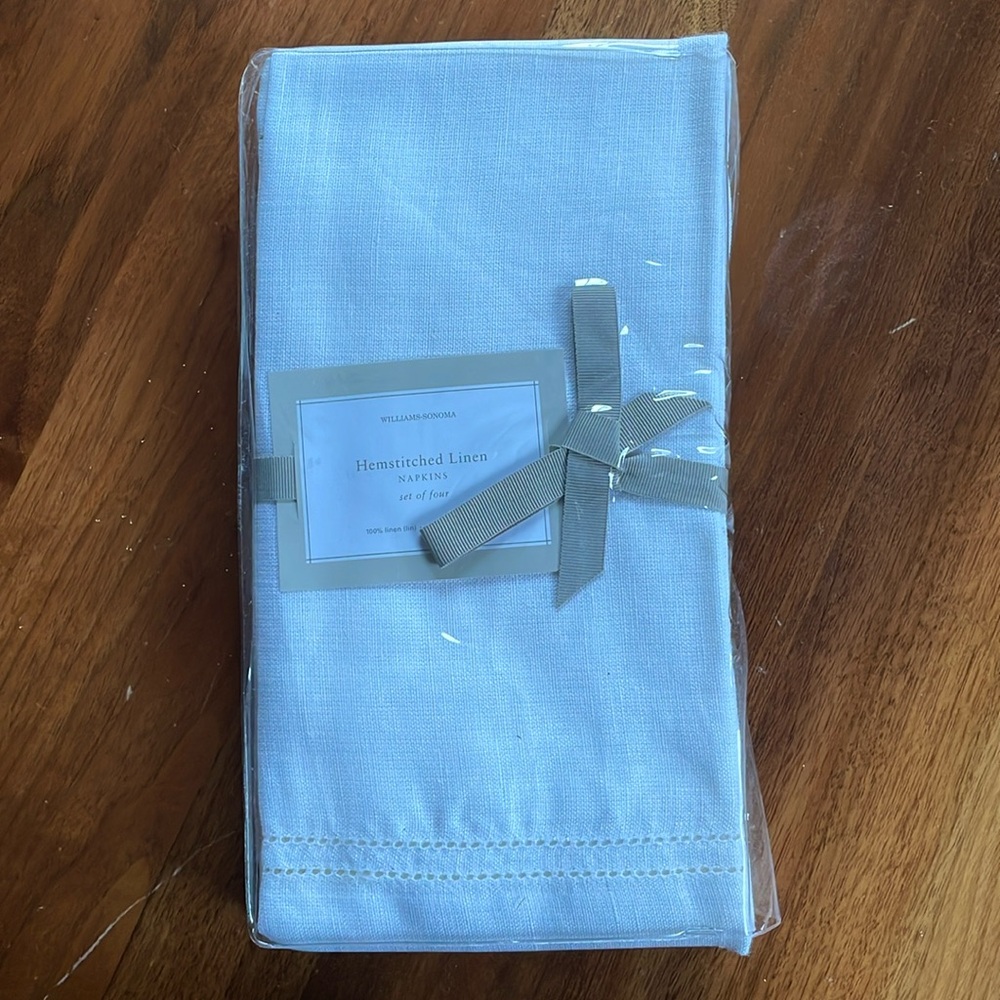 Brand new Williams Sonoma 100% linen napkins